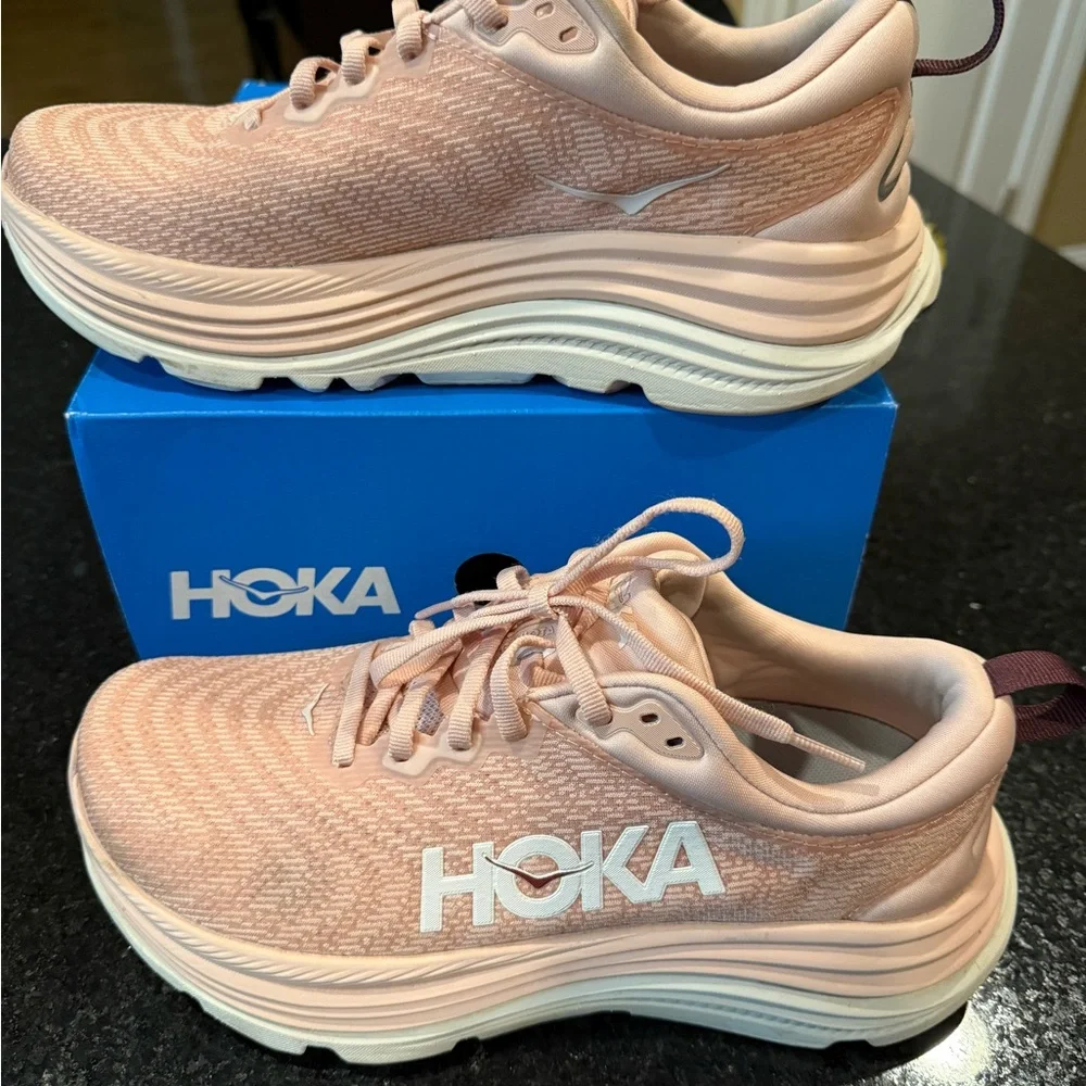 Hoka Women's Gaviota 5 size 7.5 with low mileage - Picture 1 of 10